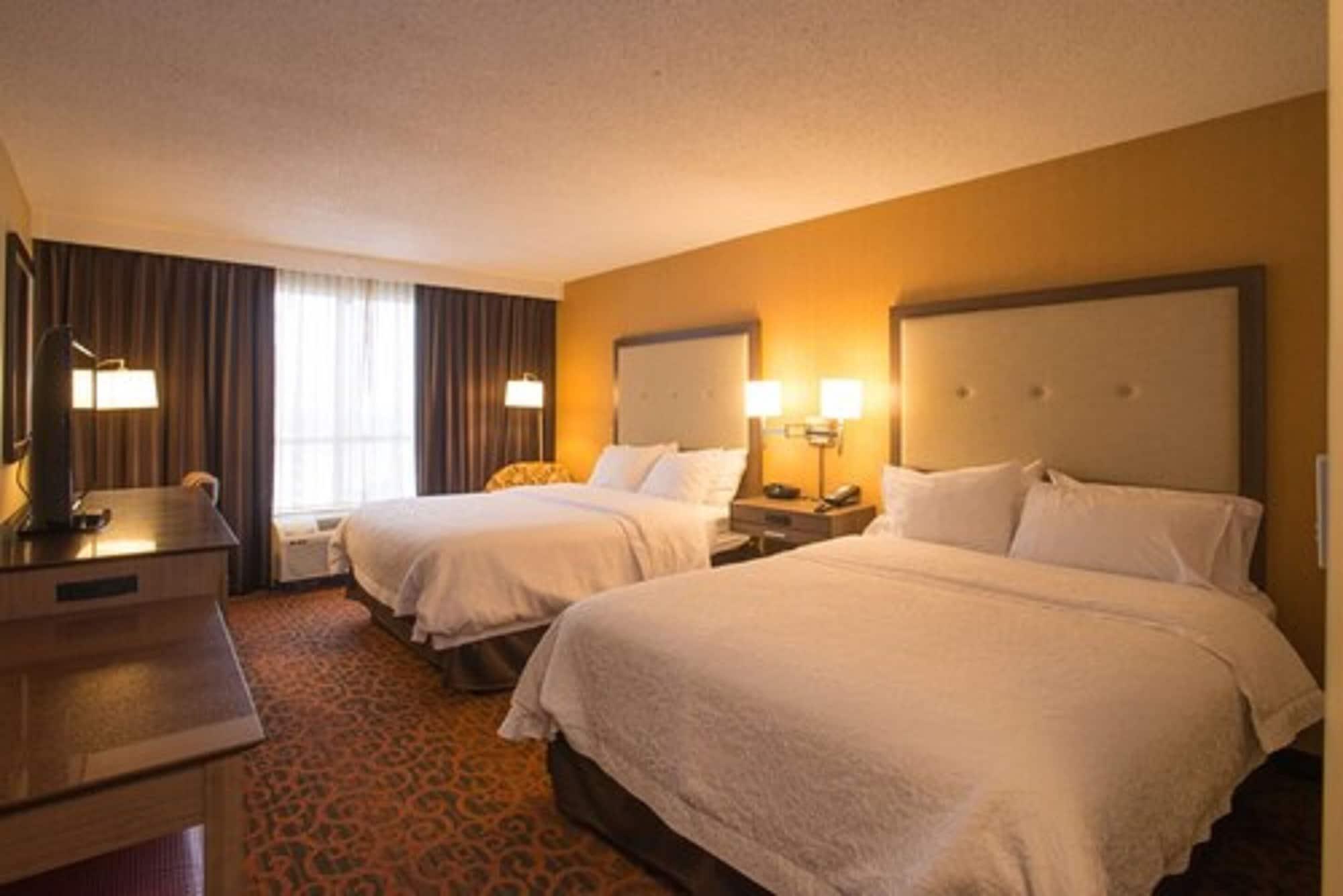 Hampton Inn Toronto-Mississauga West Ngoại thất bức ảnh