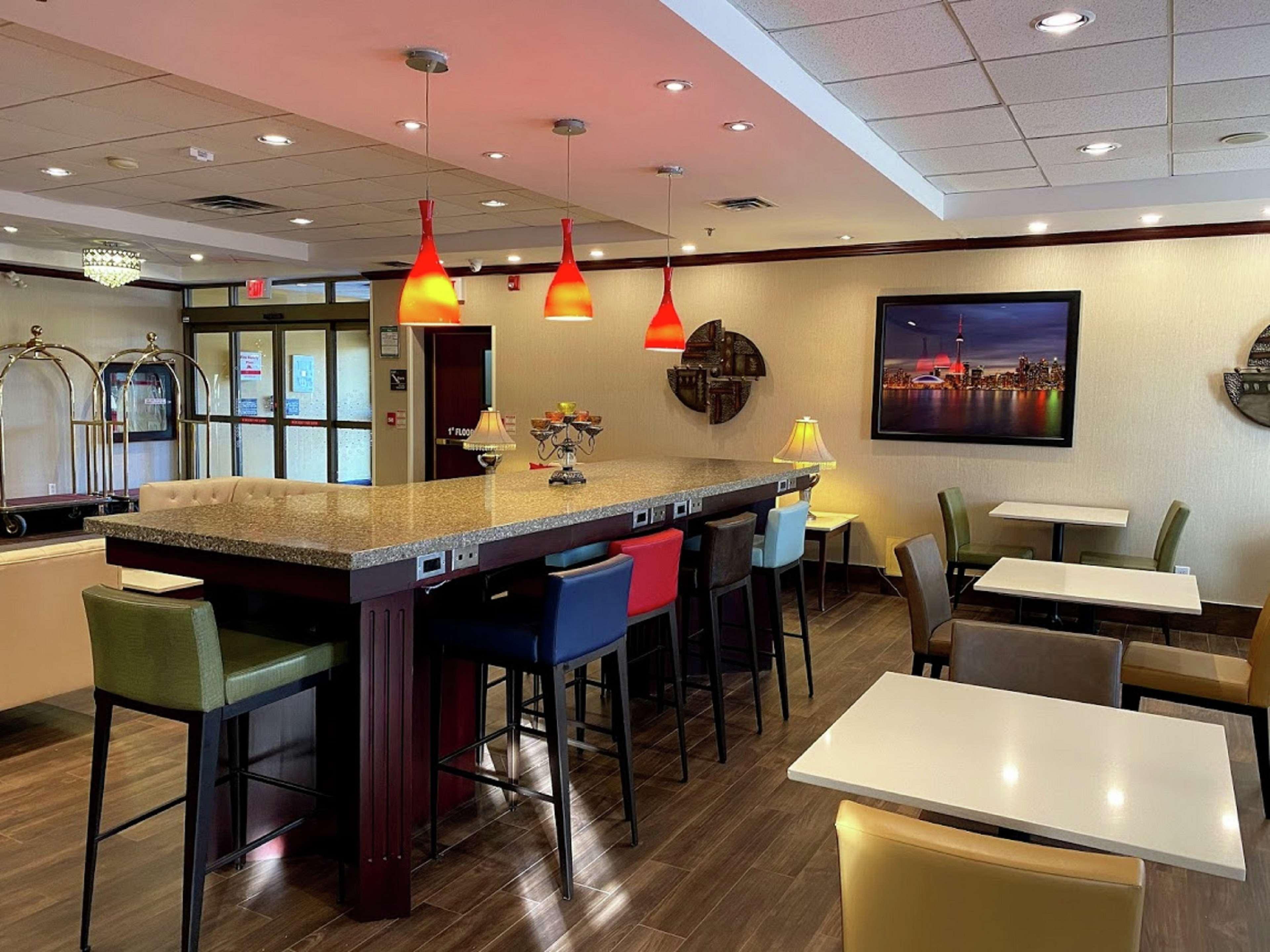 Hampton Inn Toronto-Mississauga West Ngoại thất bức ảnh