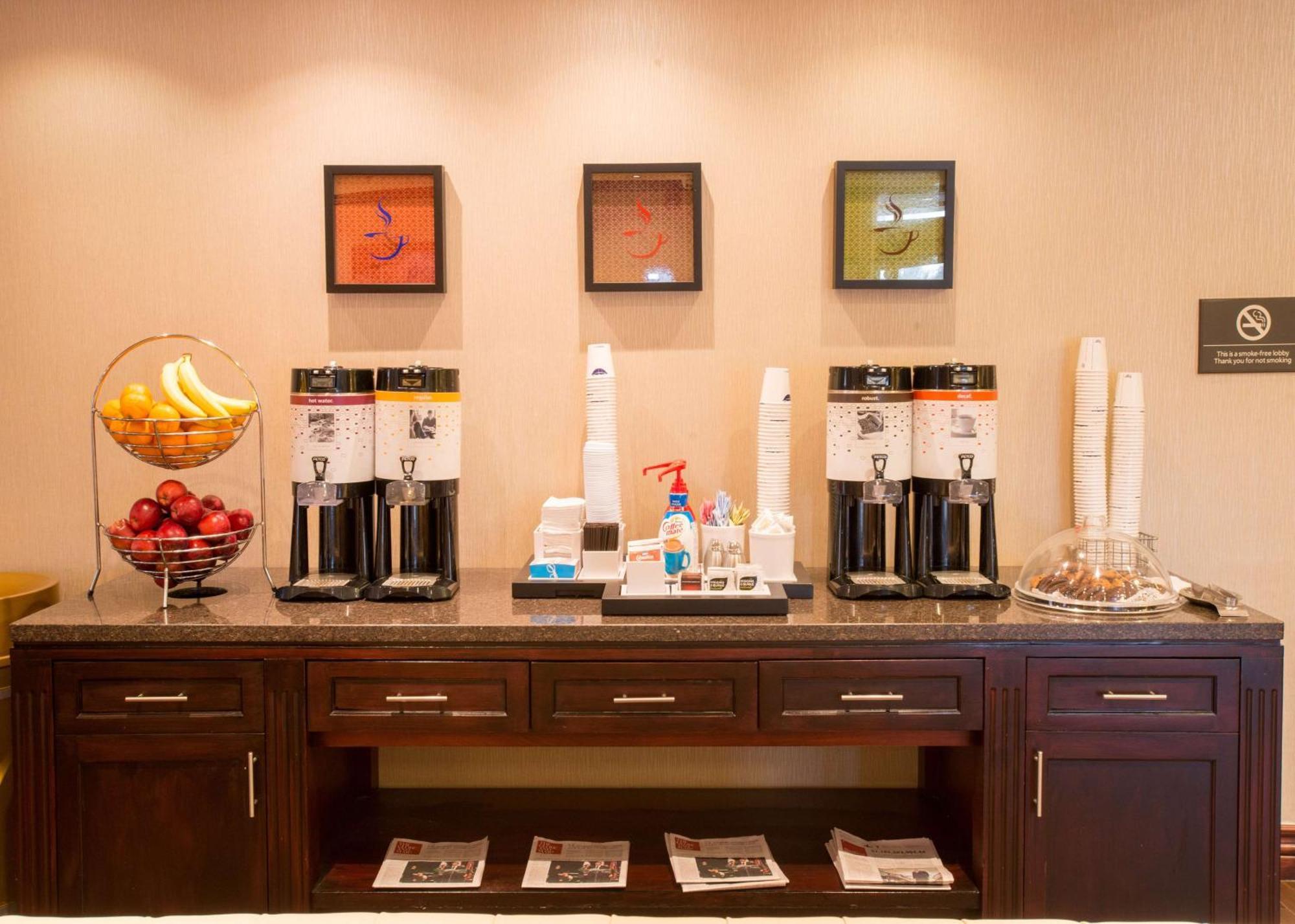 Hampton Inn Toronto-Mississauga West Ngoại thất bức ảnh
